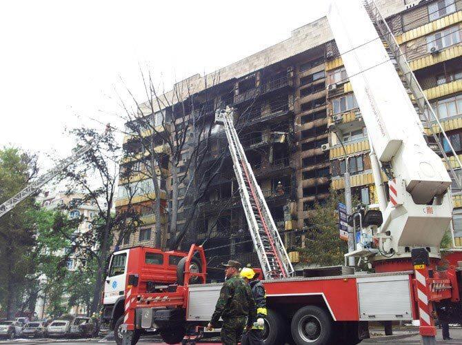 Фоторепортаж с места взрыва бензовоза в Алматы