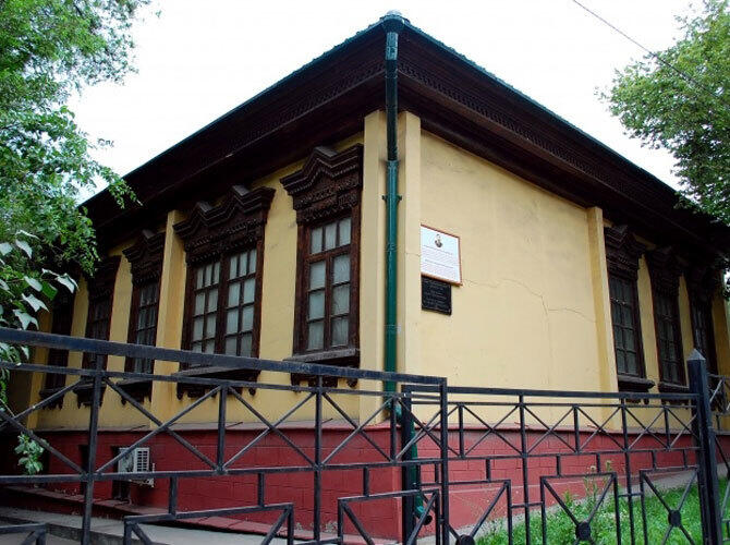 Дома города Верного. Фото: Дом купца Зубова на Байтурсынова-Джамбула, начало 20 века.