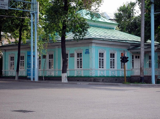 Дома города Верного. Фото: Дом на Сейфуллина-Кирова, построен в 1889 г.