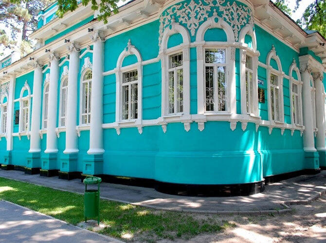 Дома города Верного. Фото: Дом Головизина на Фурманова-Курмангазы, который был построен в 1905-1908 г.