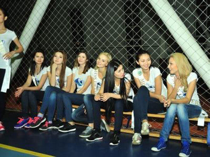 Участницы "Мисс Казахстан - 2013" в спортивных состязаниях