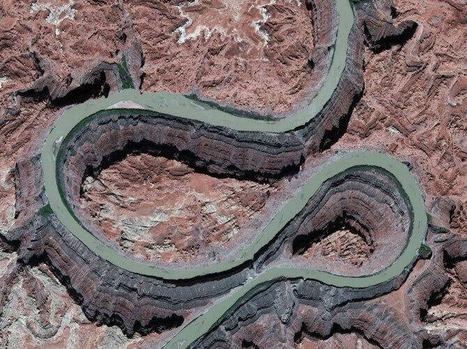 Самые интересные снимки со спутника 2013. Фото: Река Колорадо в штате Юта
