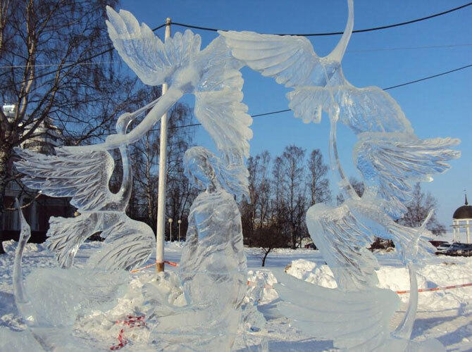 Удивительные шедевры из льда