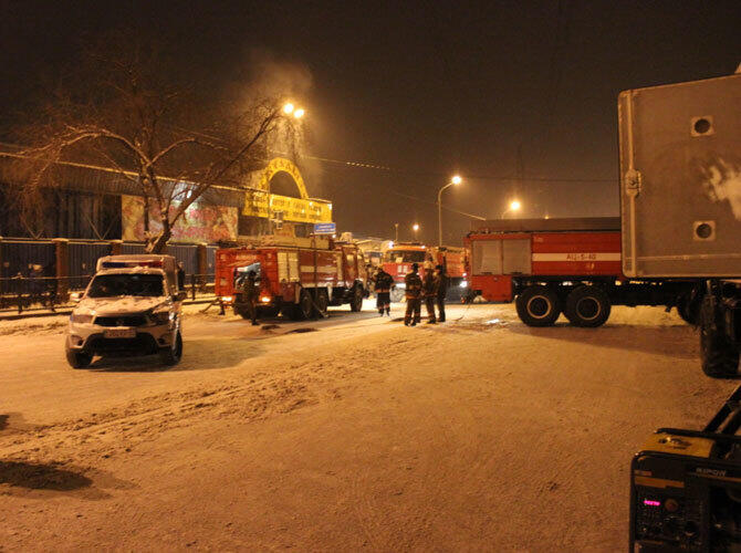 Пожары на рынках Алматы. Фото: Пожар на рынке Жулдыз 3 февраля 2014