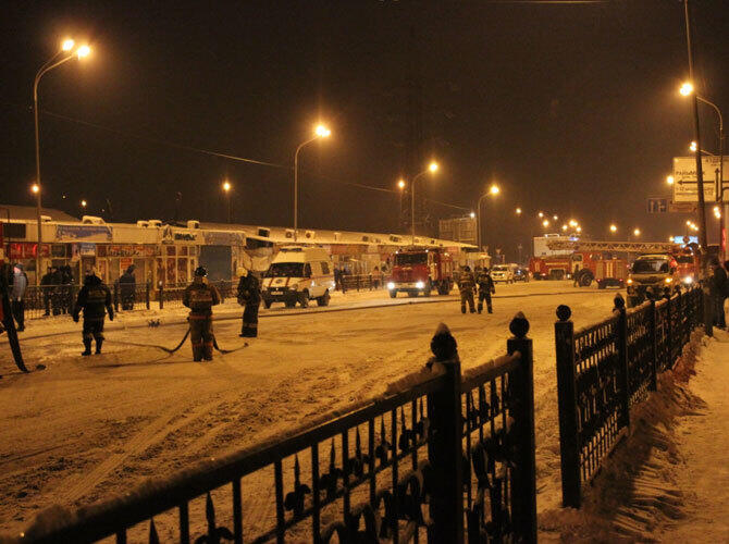 Пожары на рынках Алматы. Фото: Пожар на рынке Жулдыз 3 февраля 2014