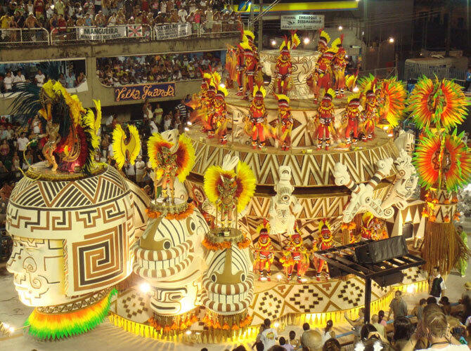 Самые красивые праздники мира. Фото: Карнавал в Рио-де-Жанейро