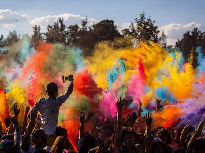 Самые красивые праздники мира. Фото: Холи И фестиваль красок в Индии
