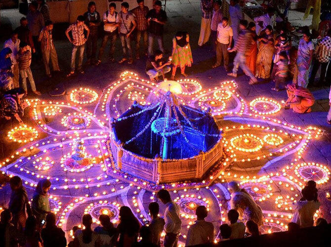 Самые красивые праздники мира. Фото: Праздник огней Дивали в Индии