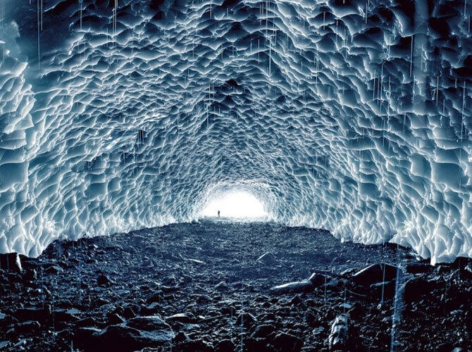 Лучшие фото National Geographic за март. Фото: Снежный туннель, США. Фото с сайта www.adme.ru