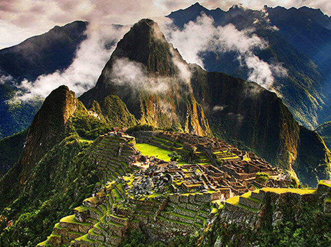 Экстремальная карта мира. Фото: Перу - полеты на парапланах над горными ущельями Анд, сплав по бурным горным рекам, серфинг в прибрежных волнах Тихого океана.