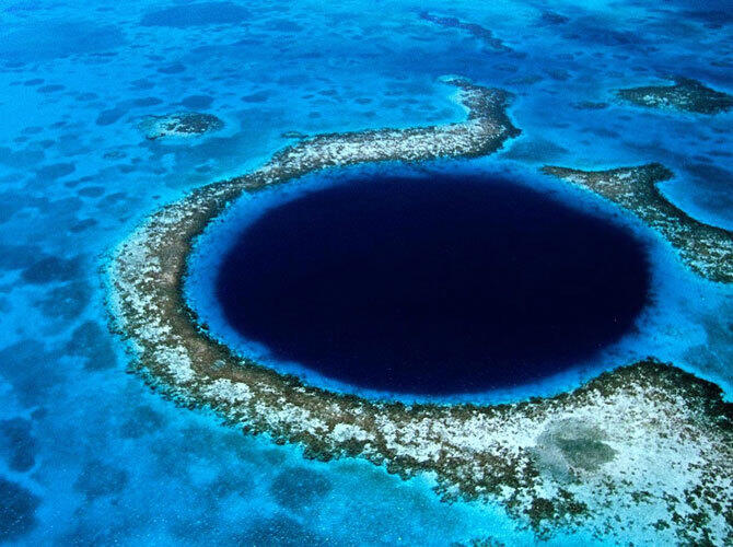 20 сюрреалистичных мест. Фото: Большая голубая дыра. Амбергрис, Белиз. Фото с сайта http://www.tripadvisor.ru/