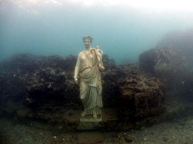 Бухта погибших кораблей. Город Байи (также известный как Кампания) и Портус Юлиус, порт приписки западного Имперского Флота, Неаполитанский залив, Италия. Фото: 4tololo.ru