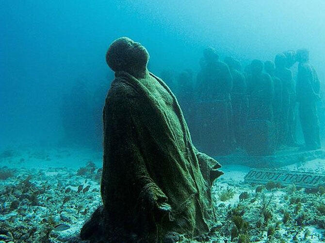Бухта погибших кораблей. Фото: Подводный музей скульптур в Мексике.