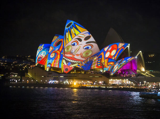 Лучшие арт-проекты года. Фото: Фестиваль света в Сиднее. Фото с сайта http://www.adme.ru/