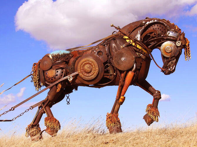 Лучшие арт-проекты года. Фото: Скульптуры из металлолома. Фото с сайта http://www.adme.ru/
