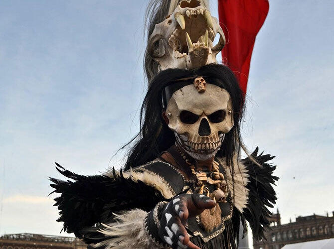 Самые лучшие мировые праздники и фестивали осени. Фото: День Мёртвых. Отмечается ежегодно 1 и 2 ноября в Гватемале, Гондурасе, Мексике и Сальвадоре. Праздник посвящён памяти умерших.  Фото с сайта  http://bigpicture.ru/