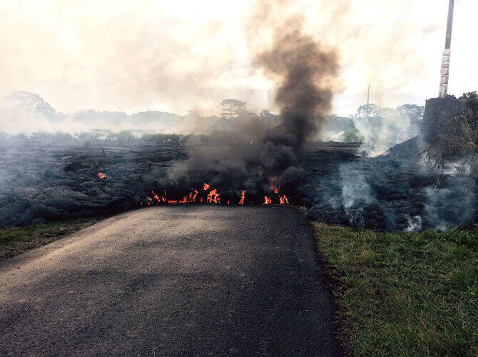 Извержение вулкана на Гавайях. Фото: Горящий асфальт. Фото с сайта http://loveopium.ru/