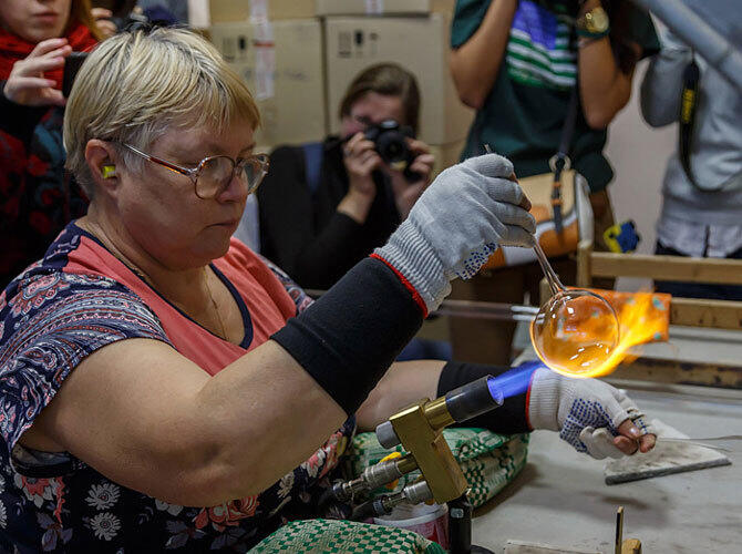 Как это работает: фабрика по производству ёлочных игрушек. Фото: Фото с сайта http://loveopium.ru/