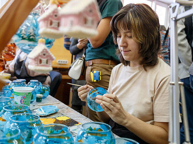 Как это работает: фабрика по производству ёлочных игрушек. Фото: Фото с сайта http://loveopium.ru/