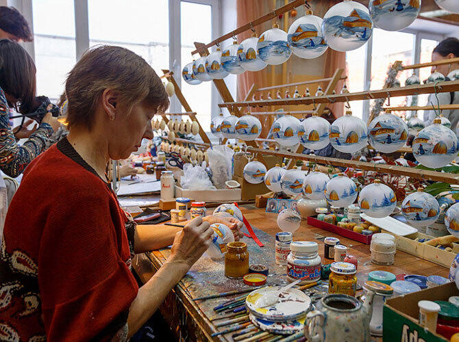 Как это работает: фабрика по производству ёлочных игрушек. Фото: Фото с сайта http://loveopium.ru/