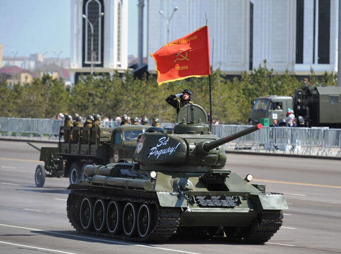 Празднование Дня защитника Отечества в Казахстане. Фото: Военный парад - Астана