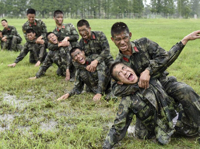 Самые изнурительные тренировки в различных армиях мира. Фото: Китай. Фото с сайта http://fullpicture.ru/