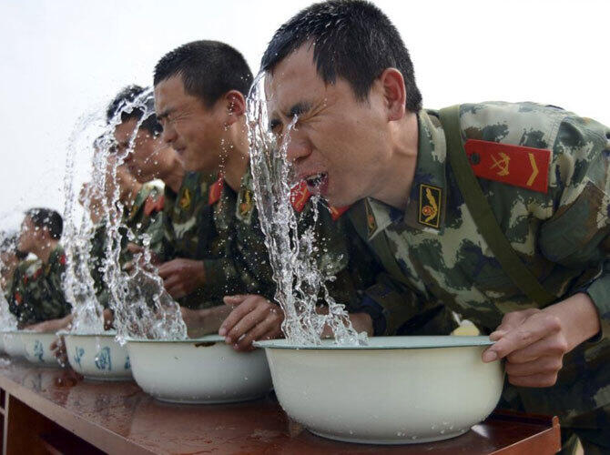 Самые изнурительные тренировки в различных армиях мира. Фото: Китай. Фото с сайта http://fullpicture.ru/