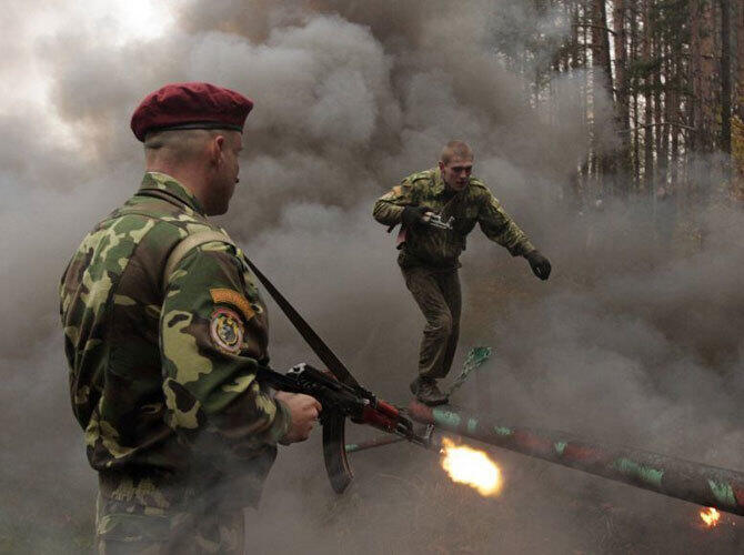 Самые изнурительные тренировки в различных армиях мира. Фото: Беларусь. Фото с сайта http://fullpicture.ru/