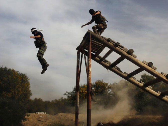 Самые изнурительные тренировки в различных армиях мира. Фото: Сектор Газа. Фото с сайта http://fullpicture.ru/