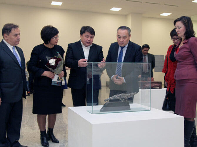Состоялось открытие выставки Марата Габдрахманова, посвященной  550-летию Казахского ханства.