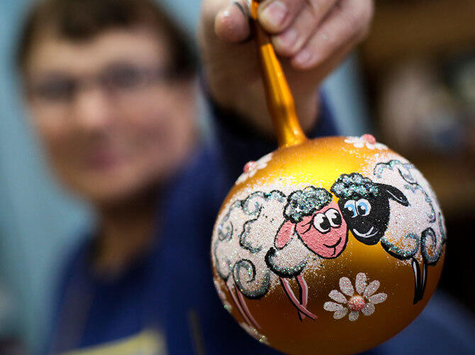 Как менялись елочные игрушки. Фото: Фото с сайта http://www.gazeta.ru/