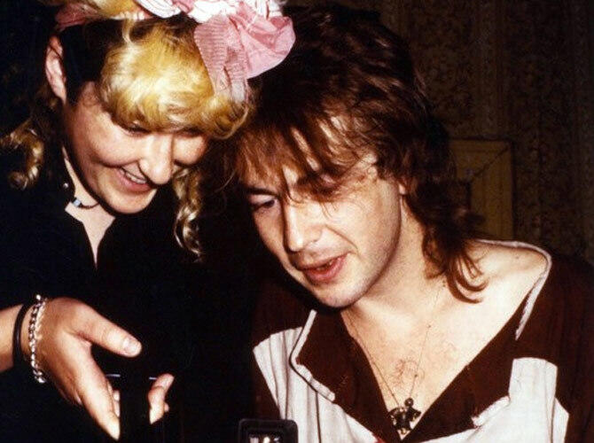 Джоанна Стингрей опубликовала неизвестные фотографии звезд русского рока. Стингрей и Александр Башлачев. Фото: http://lenta.ru/