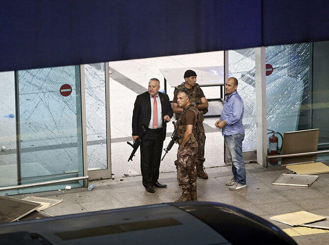 Теракт в стамбульском аэропорту: первые кадры с места ЧП. Фото: Фото с сайта tass.ru