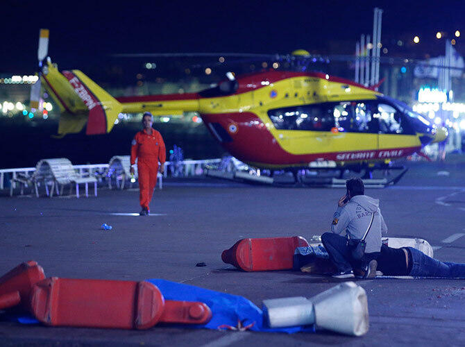 Кровавый теракт на набережной главного французского курорта. Фото: Фото с сайта lenta.ru