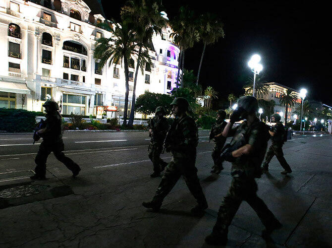 Кровавый теракт на набережной главного французского курорта. Фото: Фото с сайта lenta.ru