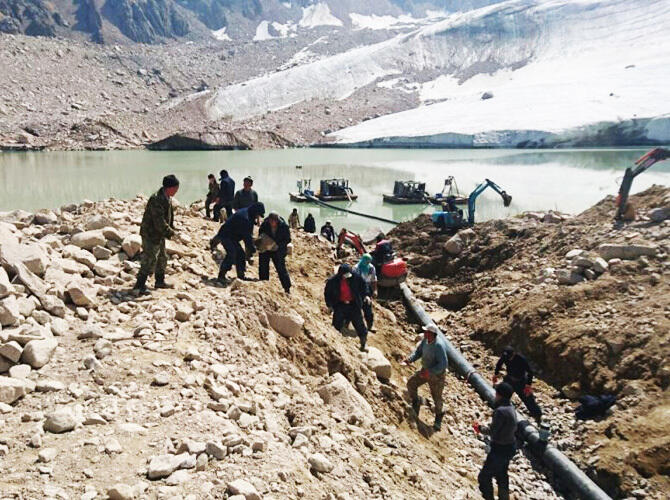 В горах близ Алматы проводят превентивные противоселевые мероприятия