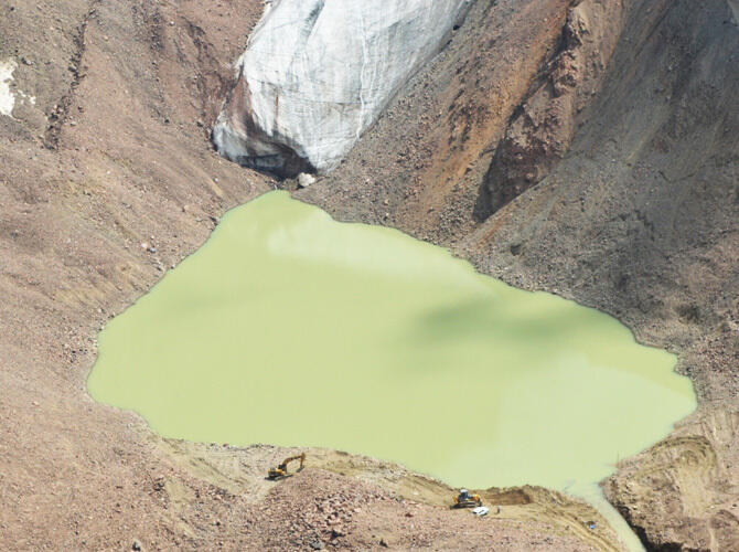 В горах близ Алматы проводят превентивные противоселевые мероприятия