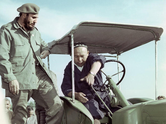 Команданте Острова свободы. В колхозе «Кзыл Узбекистон» («Красный Узбекистан»). Фото: lenta.ru