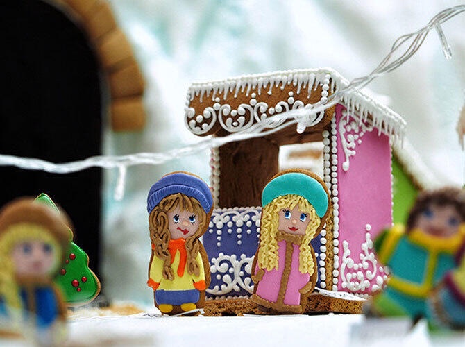 Вкус праздника: в Краснодаре испекли самую большую в России пряничную деревню