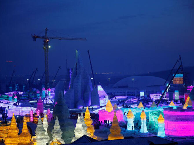 Как в Китае готовятся к Харбинскому международному фестивалю льда и снега