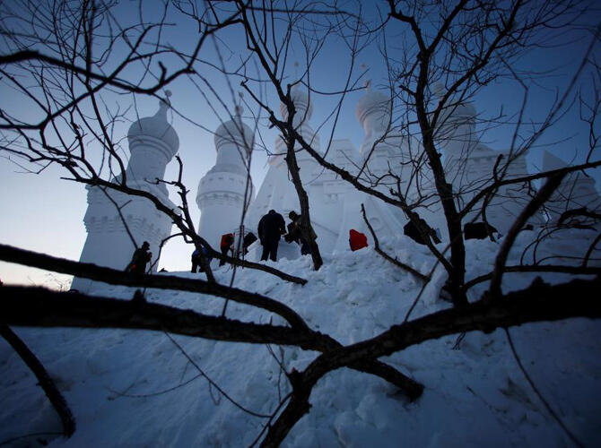 Как в Китае готовятся к Харбинскому международному фестивалю льда и снега