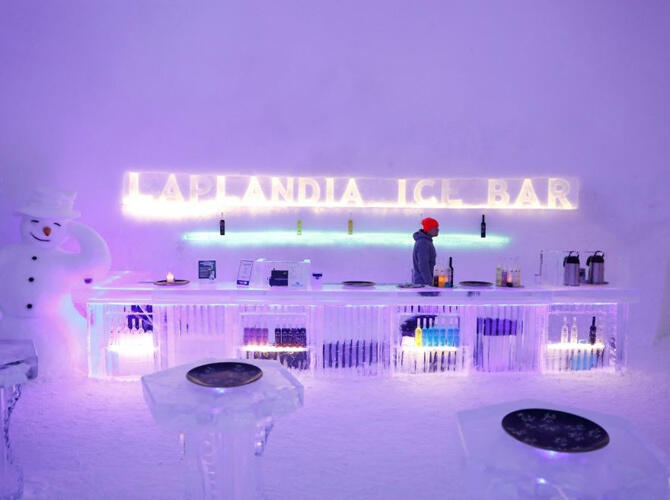 Деревня Санта-Клауса за полярным кругом в Лапландии