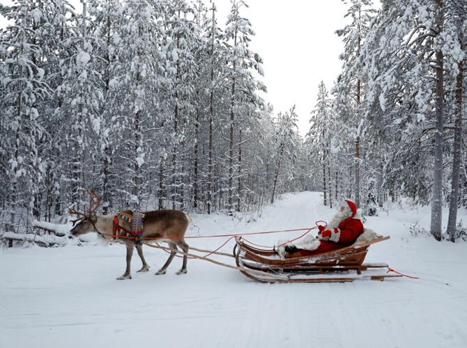 Деревня Санта-Клауса за полярным кругом в Лапландии