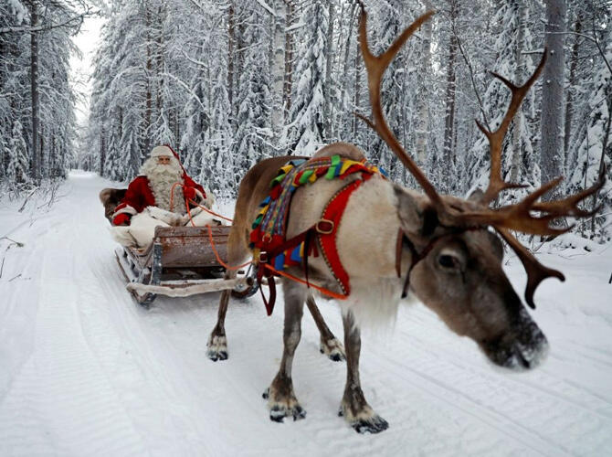 Деревня Санта-Клауса за полярным кругом в Лапландии