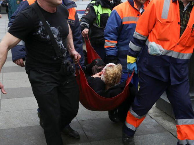 Фотографии с места взрыва в метро Санкт-Петербурга. Фото: www.reuters.com