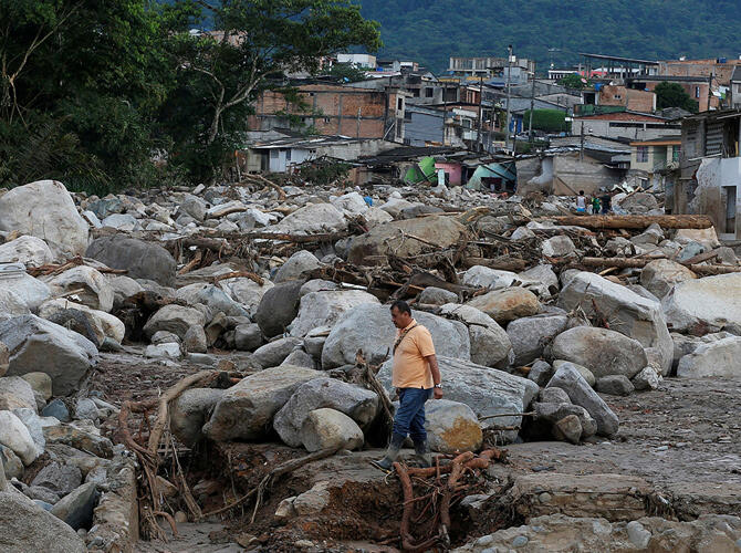 Последствия схода селевого потока в Колумбии. Разрушены дома и инфраструктура. Фото: www.gazeta.ru
