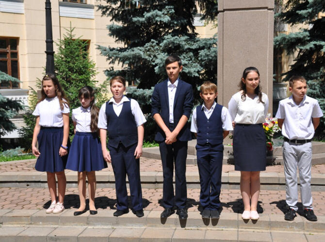 В Алматы состоялось празднование Дня русского языка. Фото: учащиеся гимназии № 4