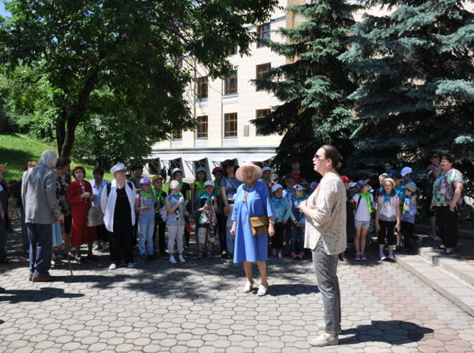 В Алматы состоялось празднование Дня русского языка. Фото: выступление И.В. Переверзевой