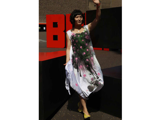 Выставленные в Лондоне работы казахстанской художницы Юлии Крыловой. Фото: myfashion