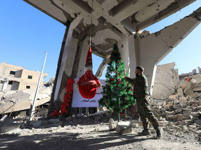 Рождественские елки со всего мира. Восточный сирийский город Ракка. Фото: sputniknews.com